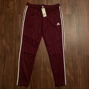 Adidas joggers lady maroon  size L